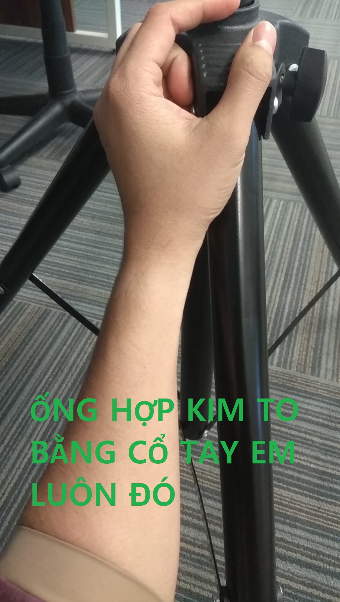 Tripod dành cho máy chiếu