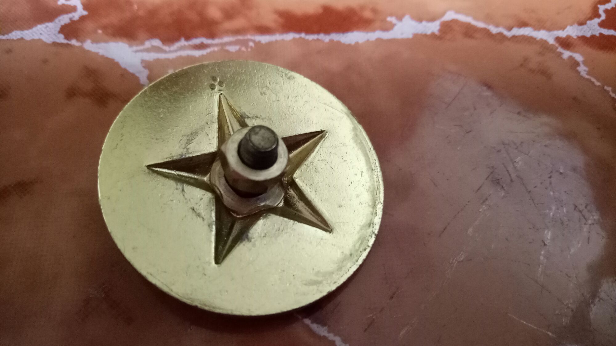 Huy hiệu cài mũ Vietcong badge
