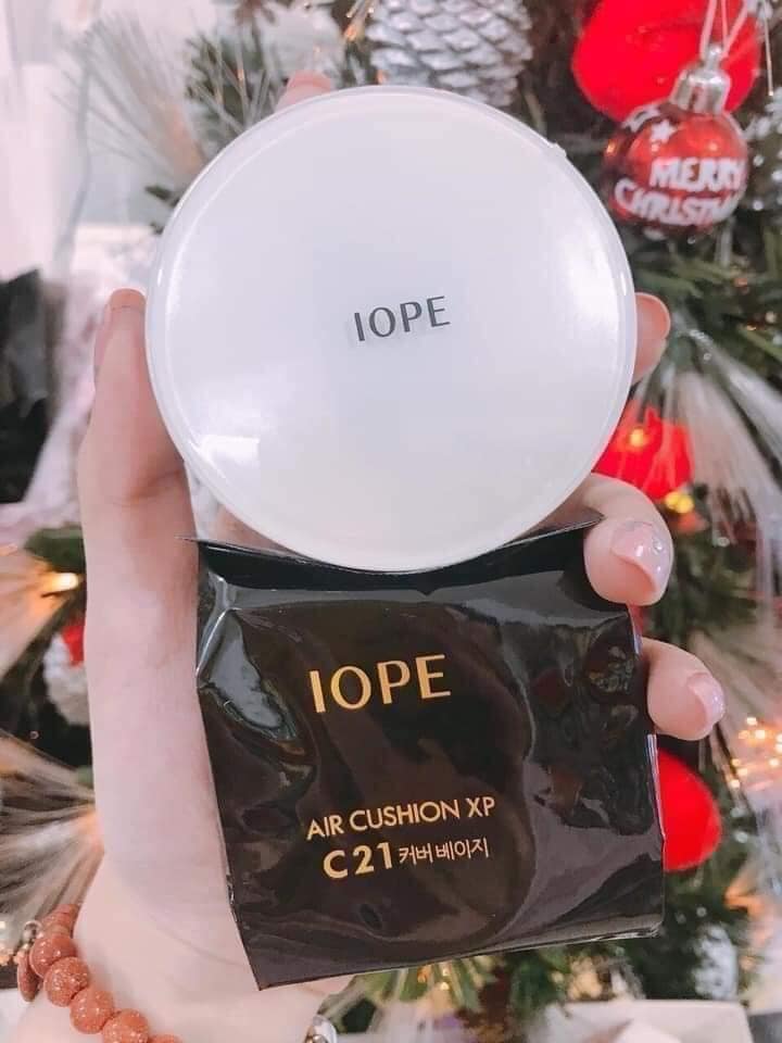 PHẤN NƯỚC IOPE TẶNG KÈM LÕI SƠ CUA