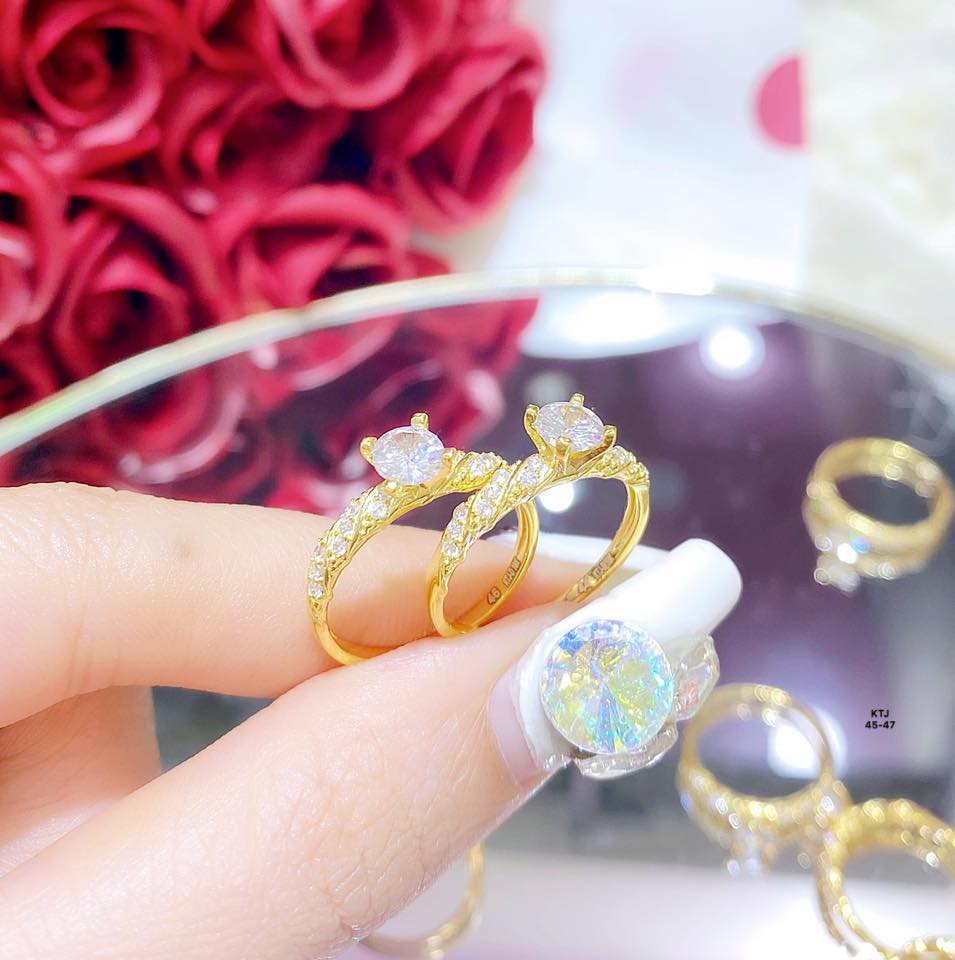 Nhẫn nữ chất liệu vàng tây 10k đính đá MS46e