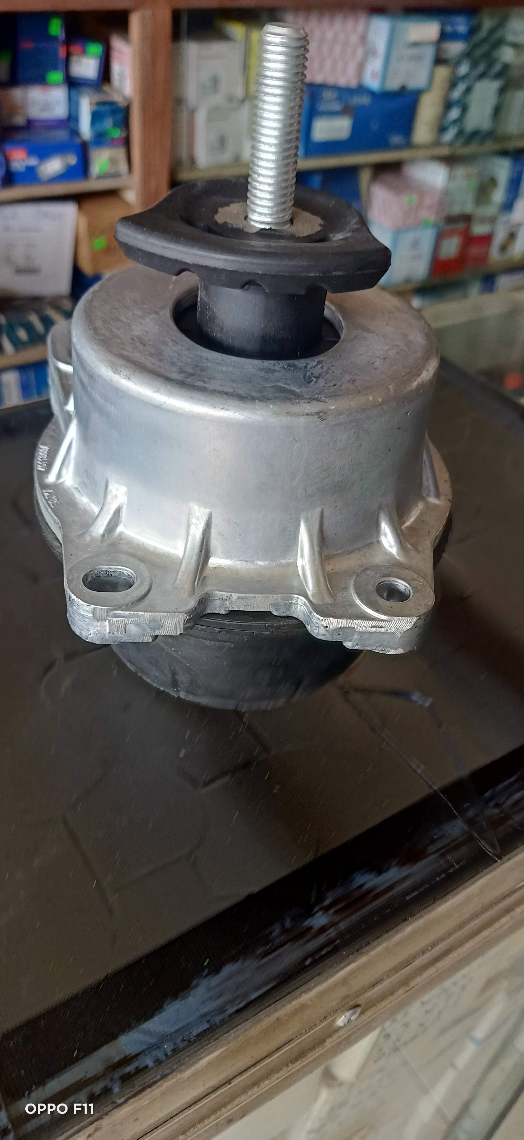 Cao su(Thun) Chân Máy Xe FORD TRANSIT Chính Hãng