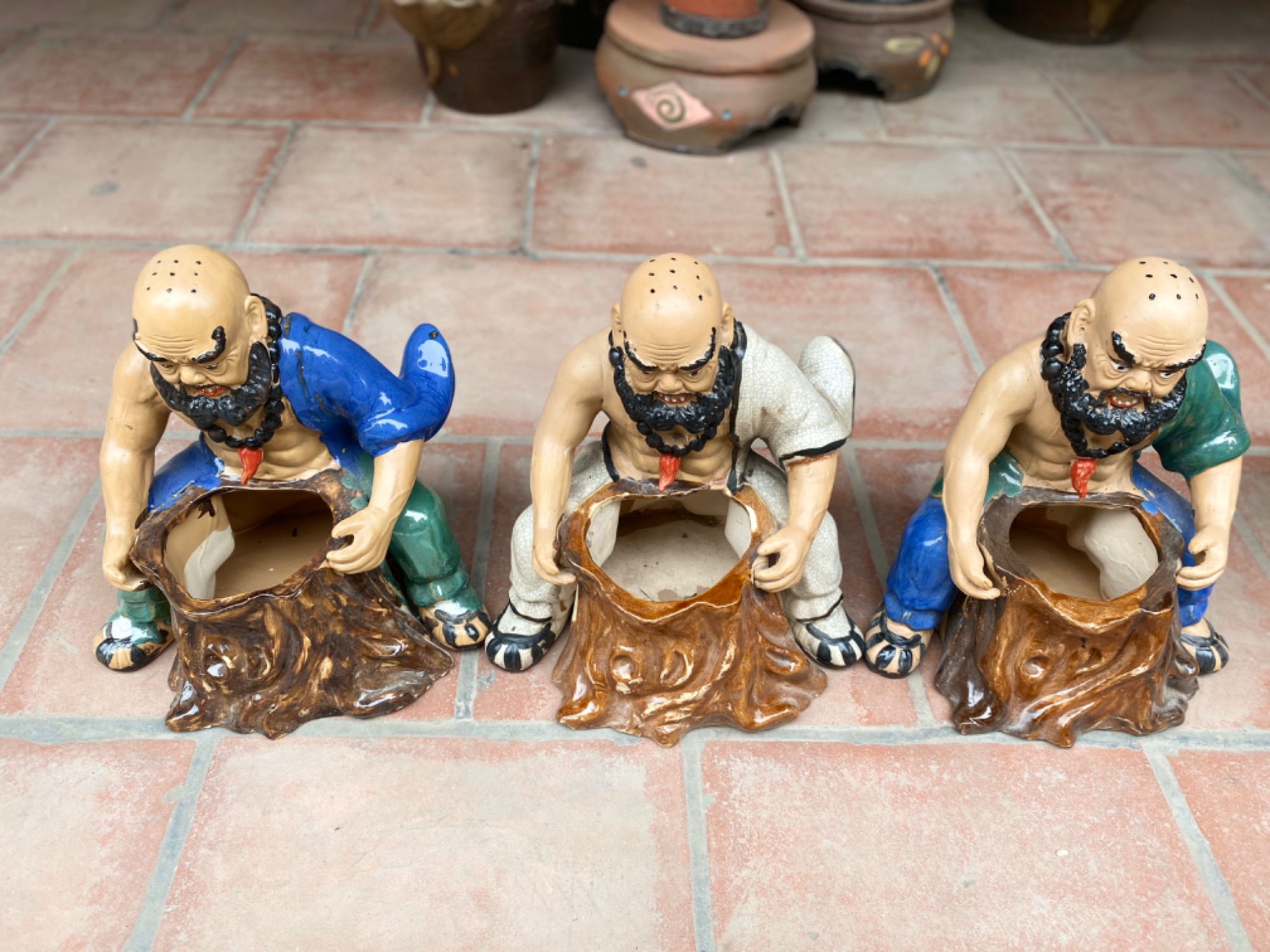 Tượng sứ trồng cây Lỗ Trí Thâm