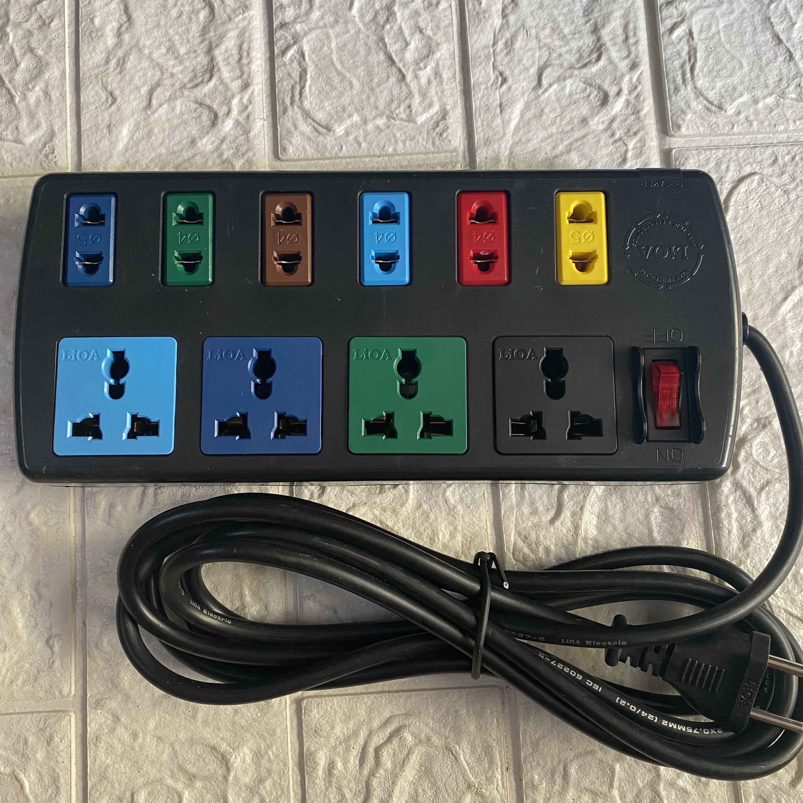 [HCM]Ổ cắm điện 10 lỗ LIOA 4D+6S DÂY 3MX2 - 4D6S32