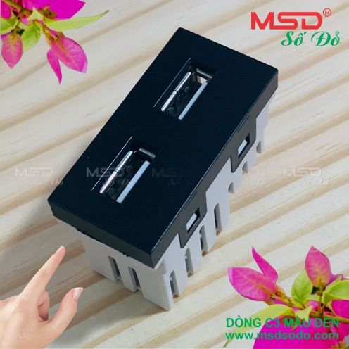 HẠT USB 2.1A 5VDC ÂM TƯỜNG- DÒNG C3 MÀU ĐEN BÓNG