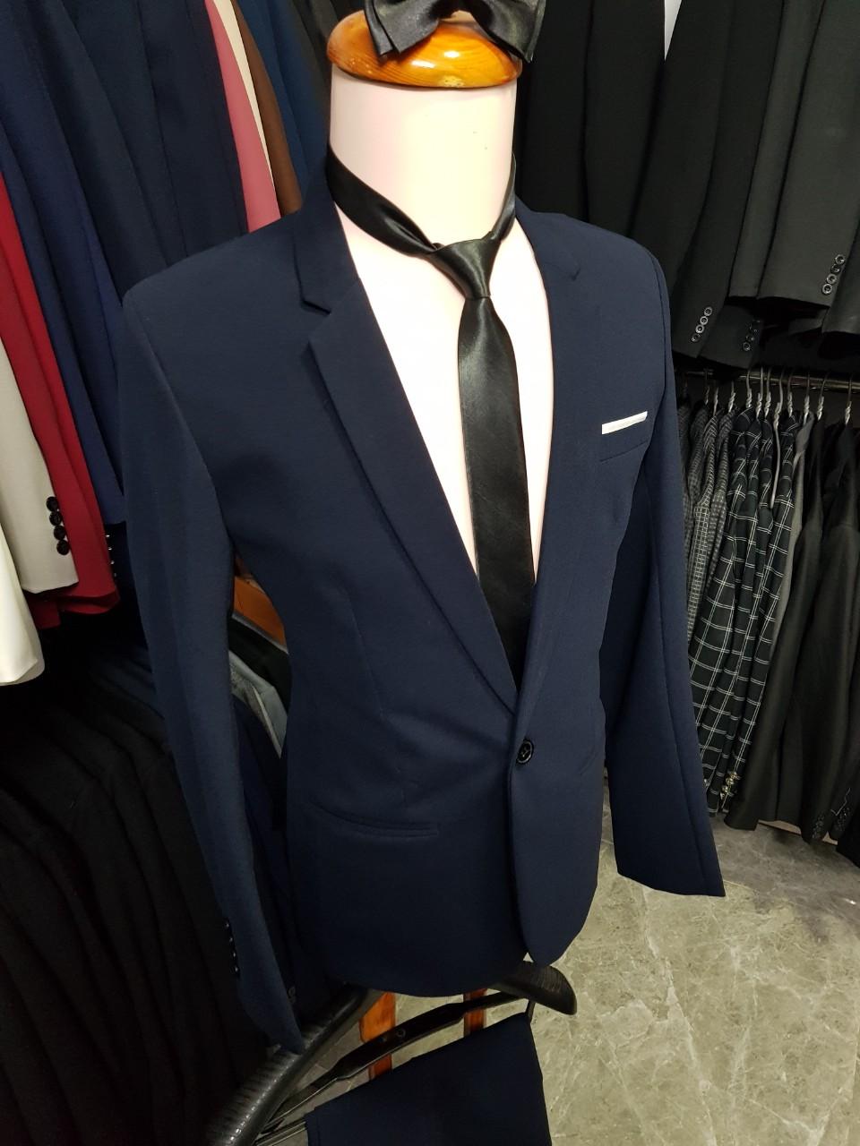 HOÀN TIỀN 15% - Bộ vest nam ôm body tông xanh đen đậm + cà vạt nơ