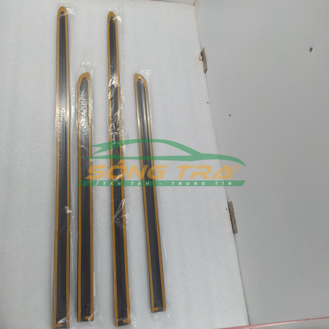 BỘ NẸP SƯỜN CỬA VIOS 2003-2005 CÓ CHỈ MẠ (GIÁ 1 BỘ NHƯ HÌNH)