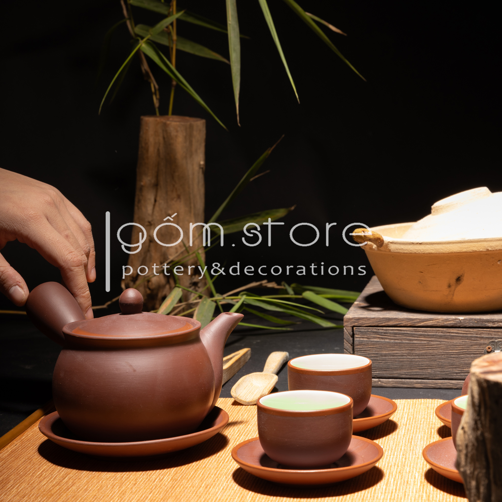 Ấm trà tử sa Bát Tràng quai ngang (Bộ ấm chén trên không kèm khay như hình)