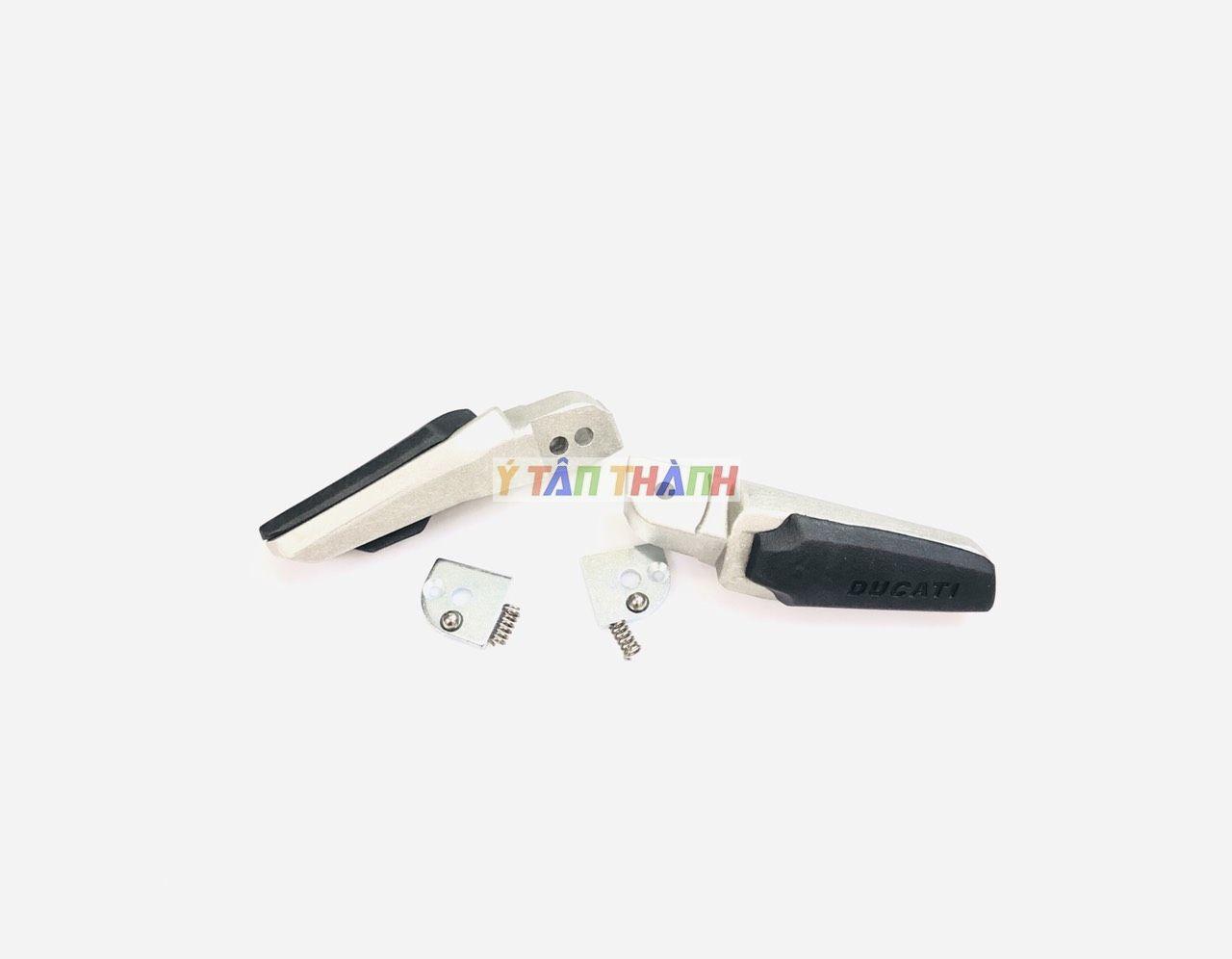 Gác Chân Ducati Gắn Yamaha