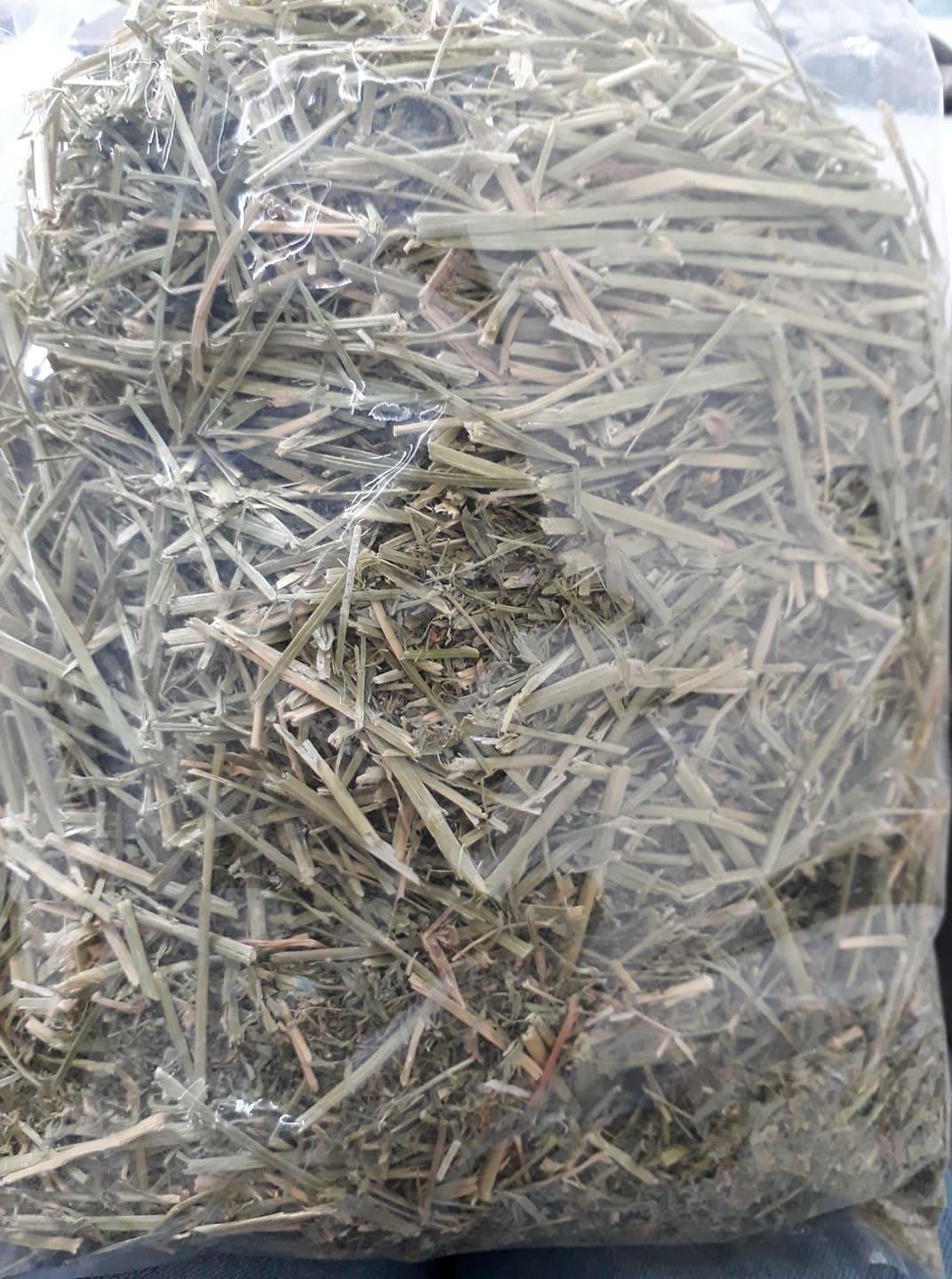 Cỏ khô dành cho thỏ bọ 2KG