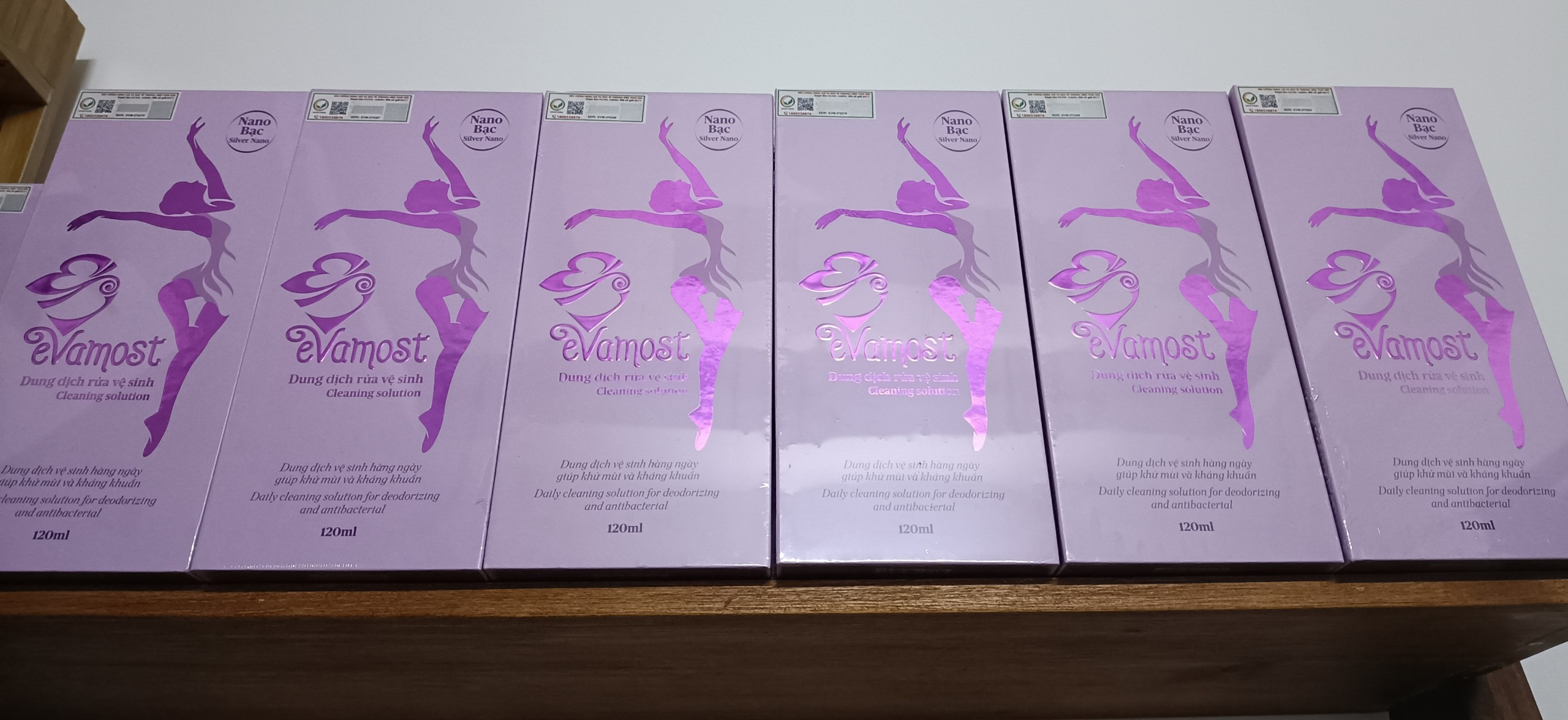 Dung Dịch Vệ Sinh Phụ Nữ Evamost 120ml