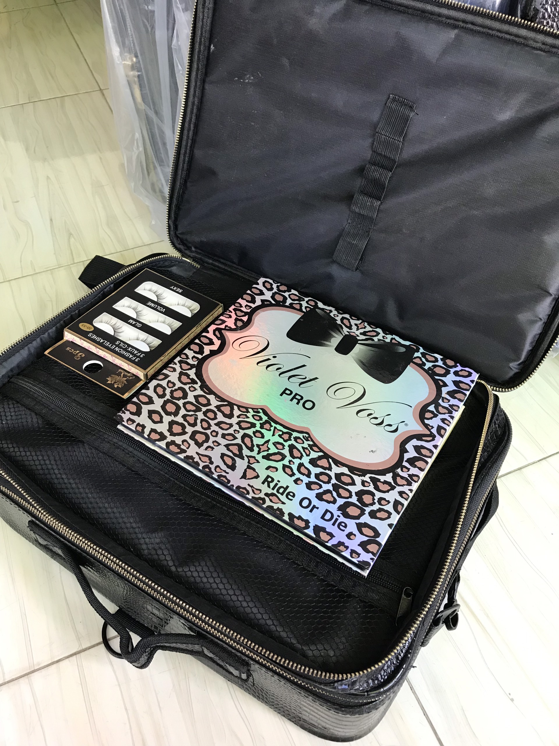 Cốp makeup da rắn