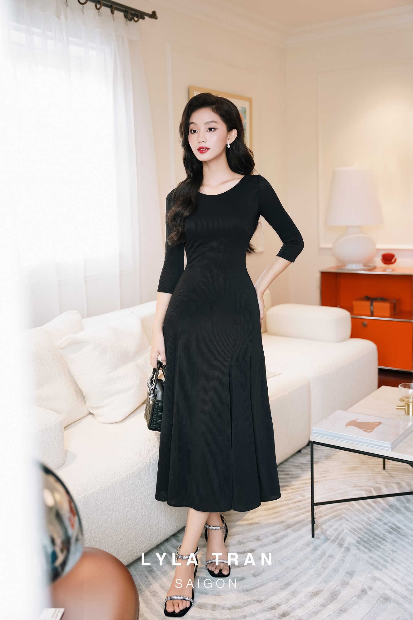 Đầm đen cổ tròn tay lở phom A thanh lịch (Nathan Dress)