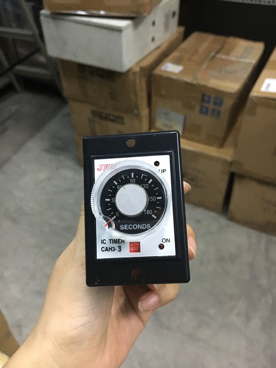 [sale] Đồng hồ hẹn giờ Timer JKN CAH3-Y3 220VAC (3S đến 12H ) kèm Để
