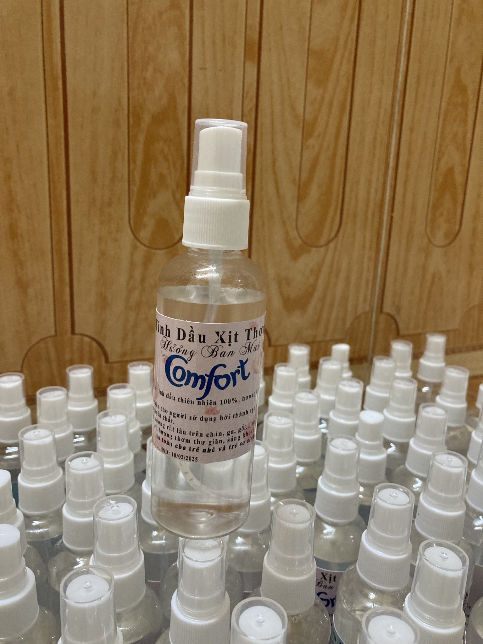 Tinh dầu xịt thơm comfort 100ML