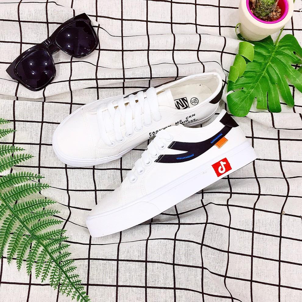 Giày thể thao nữ sneaker UTSTT5103GG