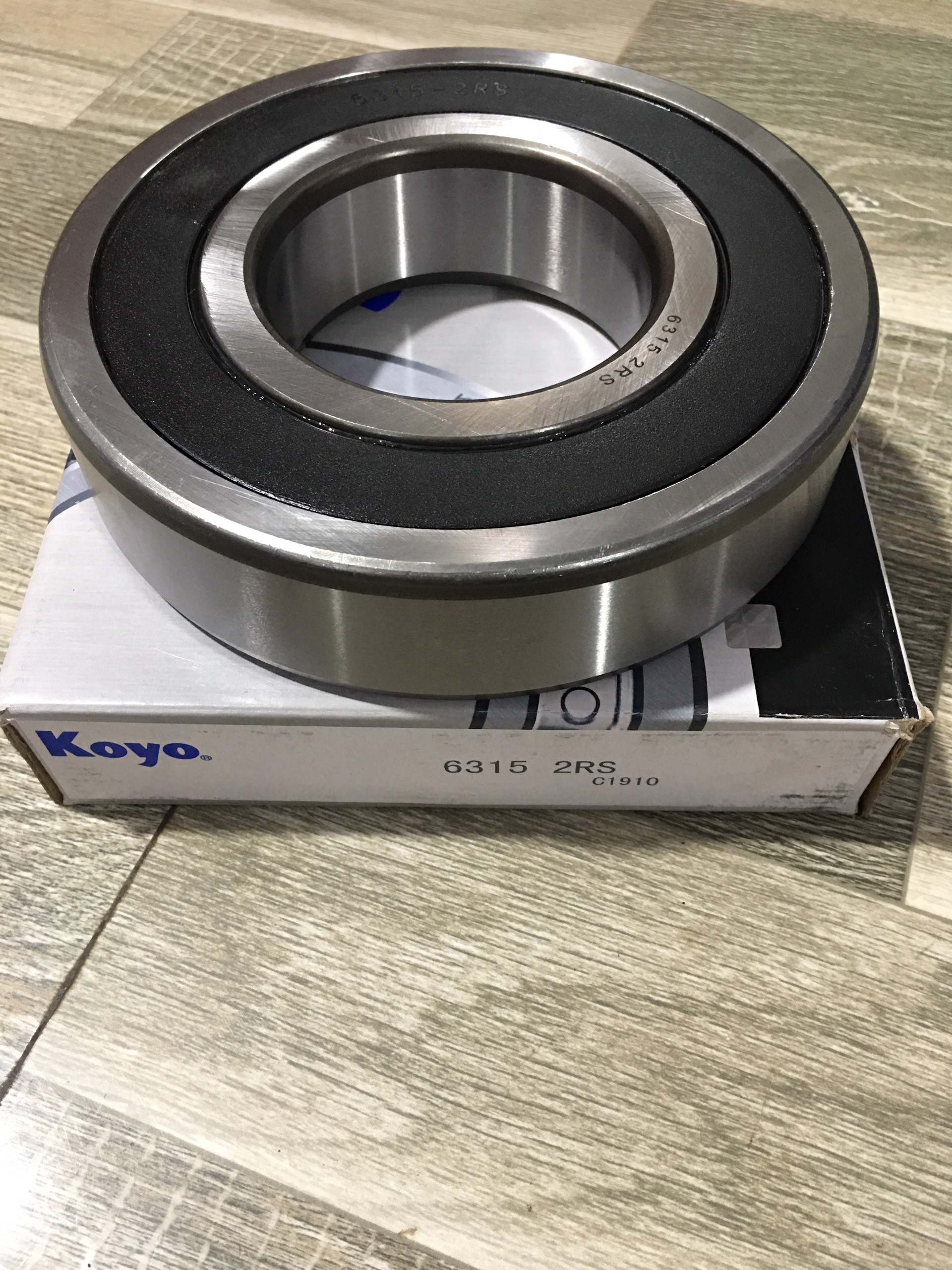 Sản phẩm gia đình làm: vòng bi 6315-2rs 160/75/37 vỏ trắng