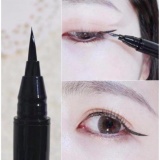 Bút Dạ Kẻ Mắt Nước Karadium Waterproof Brush Liner Black 0.55g