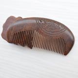 Lược gỗ đàn hương trạm khắc thủ công Mã 1202