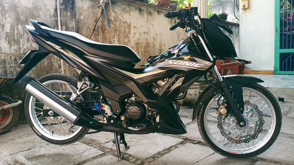 Tem rời sonic 150 đen xám