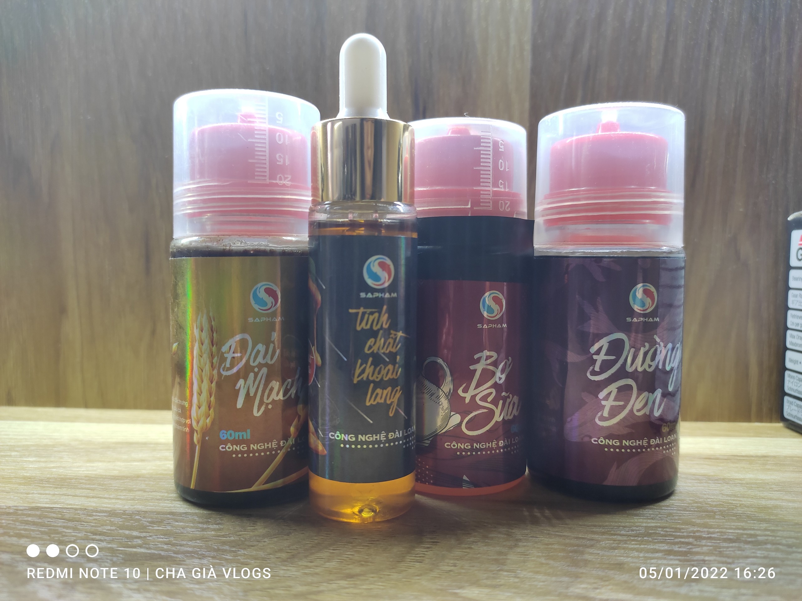Combo 4 Món tinh mùi câu chép Sa Phạm gồm : Đ𝐮̛𝐨̛̀𝐧𝐠 đ𝐞𝐧 , Đ𝐚̣𝐢 𝐦𝐚̣𝐜𝐡 , 𝐁𝐨̛ 𝐬𝐮̛̃𝐚 , 𝐓𝐢𝐧𝐡 𝐜𝐡𝐚̂́𝐭 𝐤𝐡𝐨𝐚𝐢 𝐥𝐚𝐧