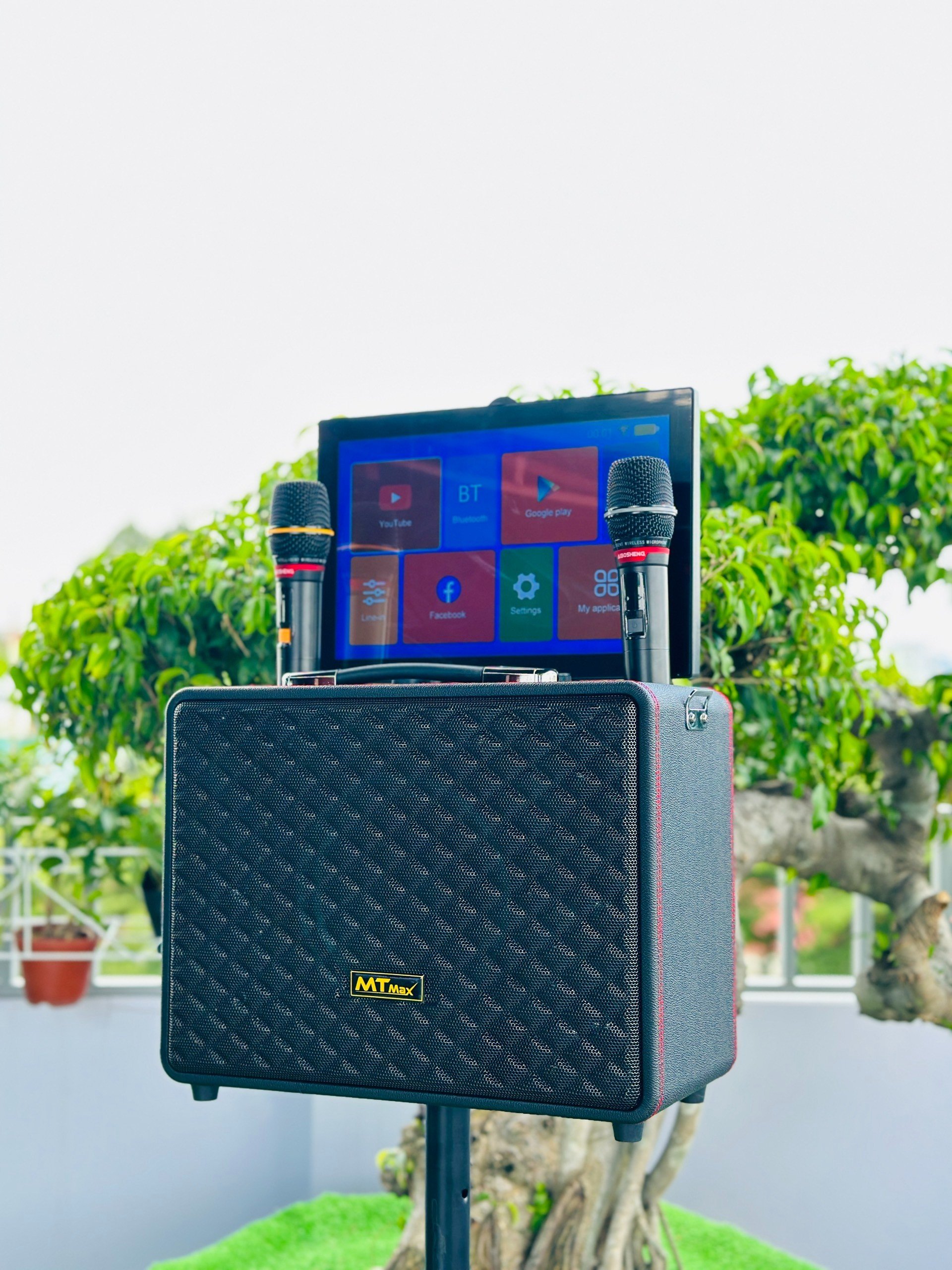 Loa màn hình mtmax x2 pro + kèm 2 mic, 7 đường tiếng karaoke cùng màn hình android hiện đại , đẳng cấp và bền bỉ