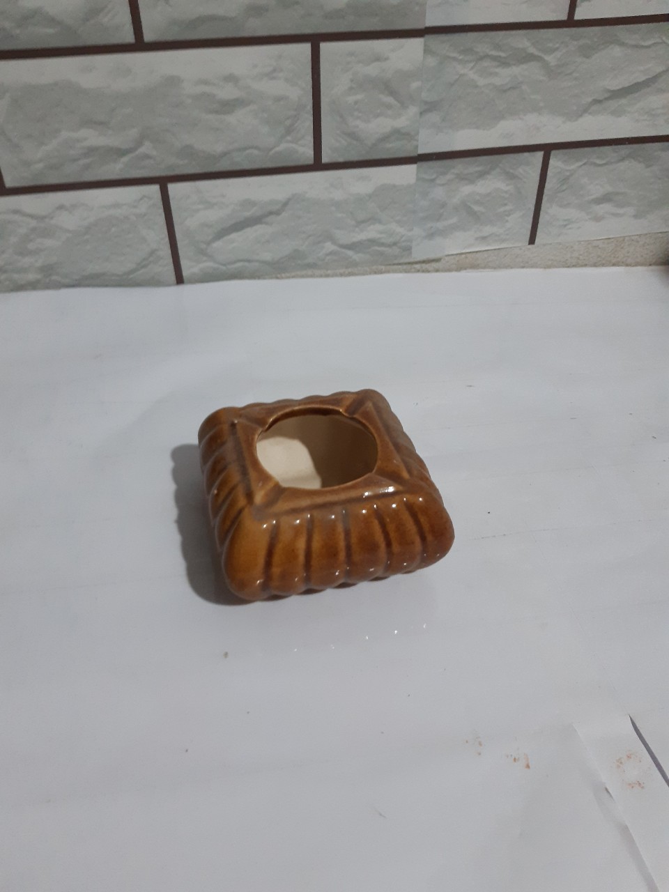 [HCM]Gạt tàn men nâu vuông 5*10 cm