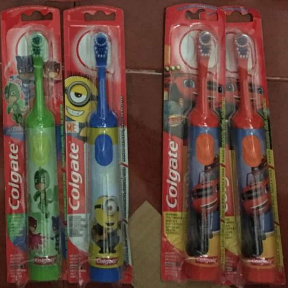 [HCM]Bàn chải đánh răng trẻ em Colgate Blaze dùng pin (Đỏ) - [Mỹ]