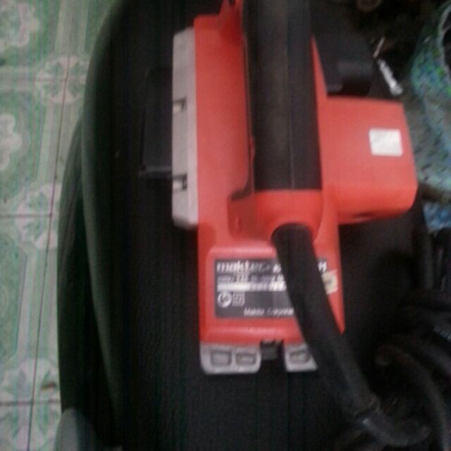 Máy bào gỗ Maktec