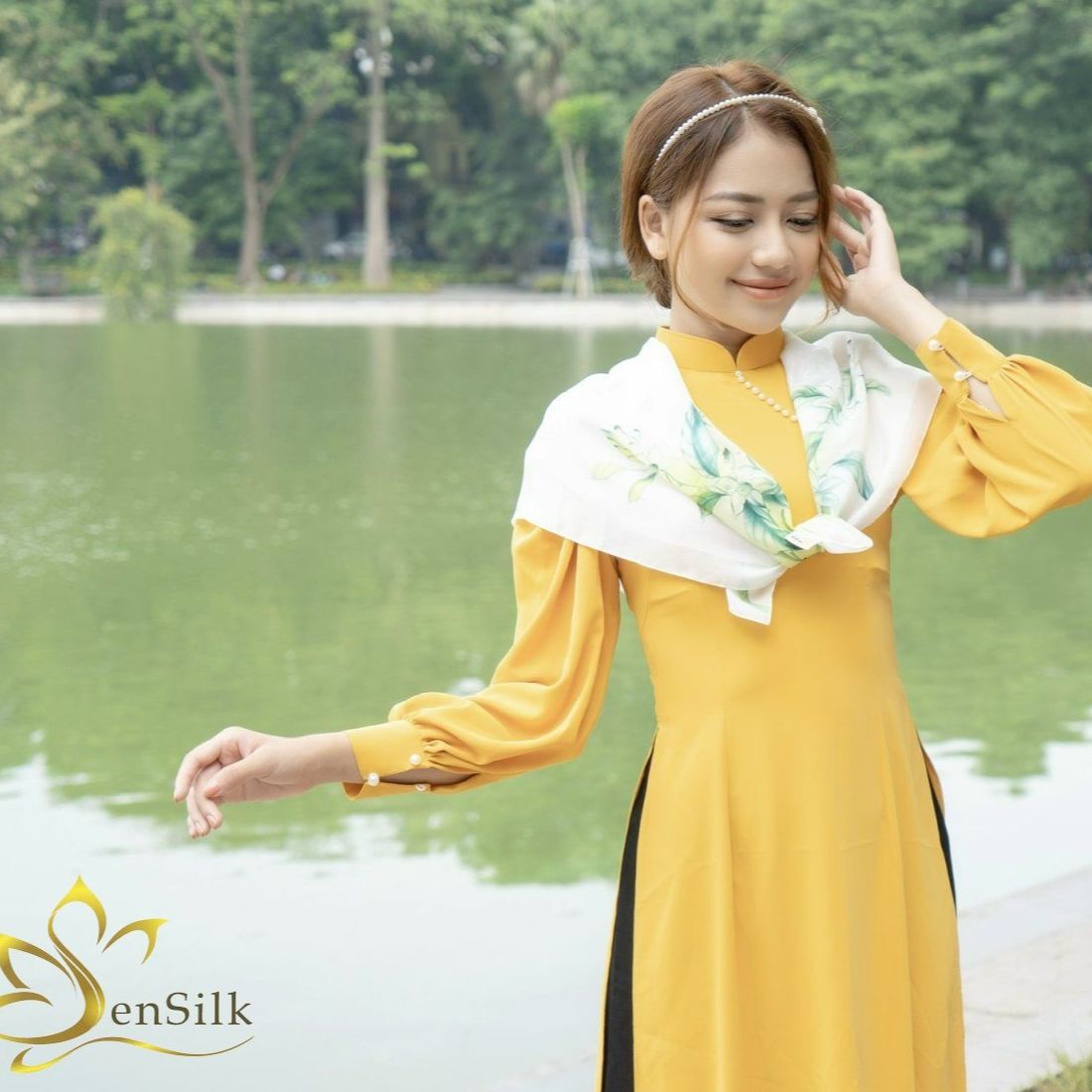 Khăn Lụa Tơ Tằm Vẽ Tay Hoa Bưởi, Khăn Lụa Vuông Cao Cấp, Khăn Lụa Đẹp, Tơ Lụa Bảo Lộc 75x75cm