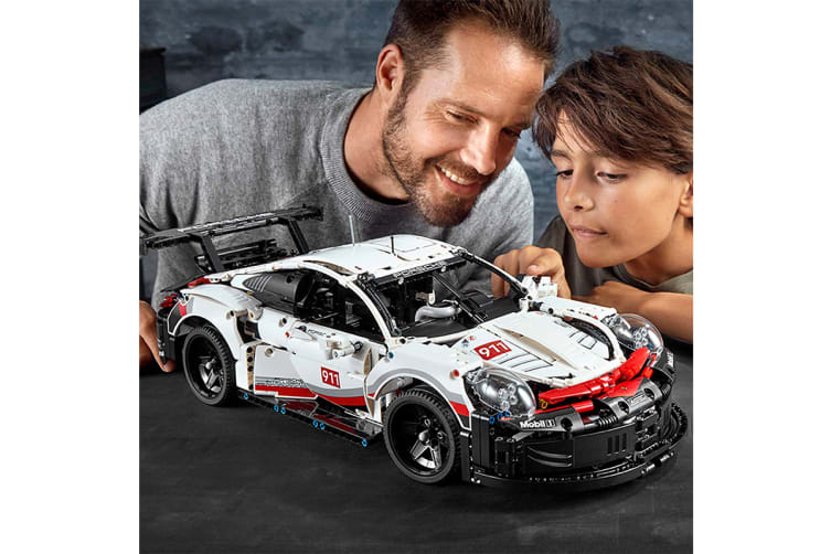 Lego Technic – Siêu xe Porsche 911 RSR 42096