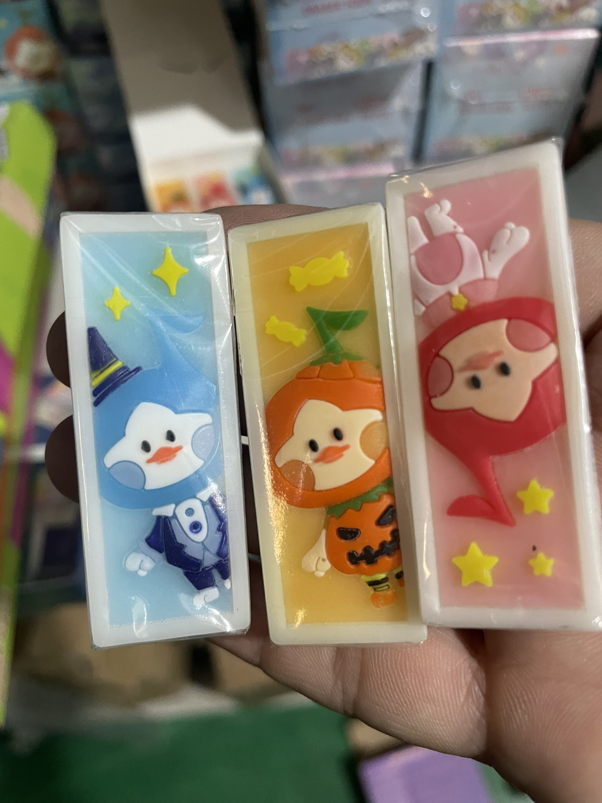 (1 Cục) Gôm tẩy trắng Deli - H306