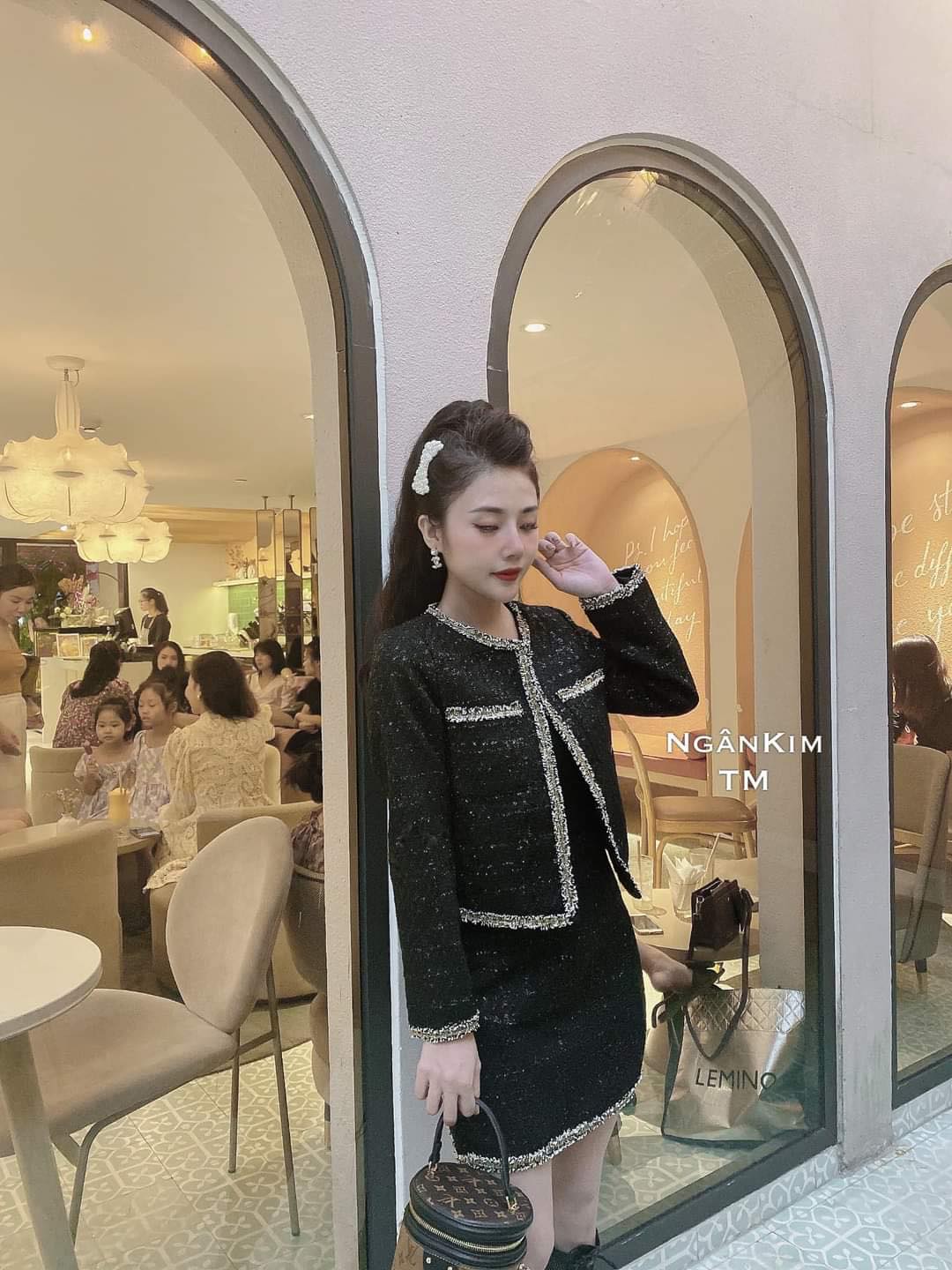 Set áo dạ + chân váy viền nhũ