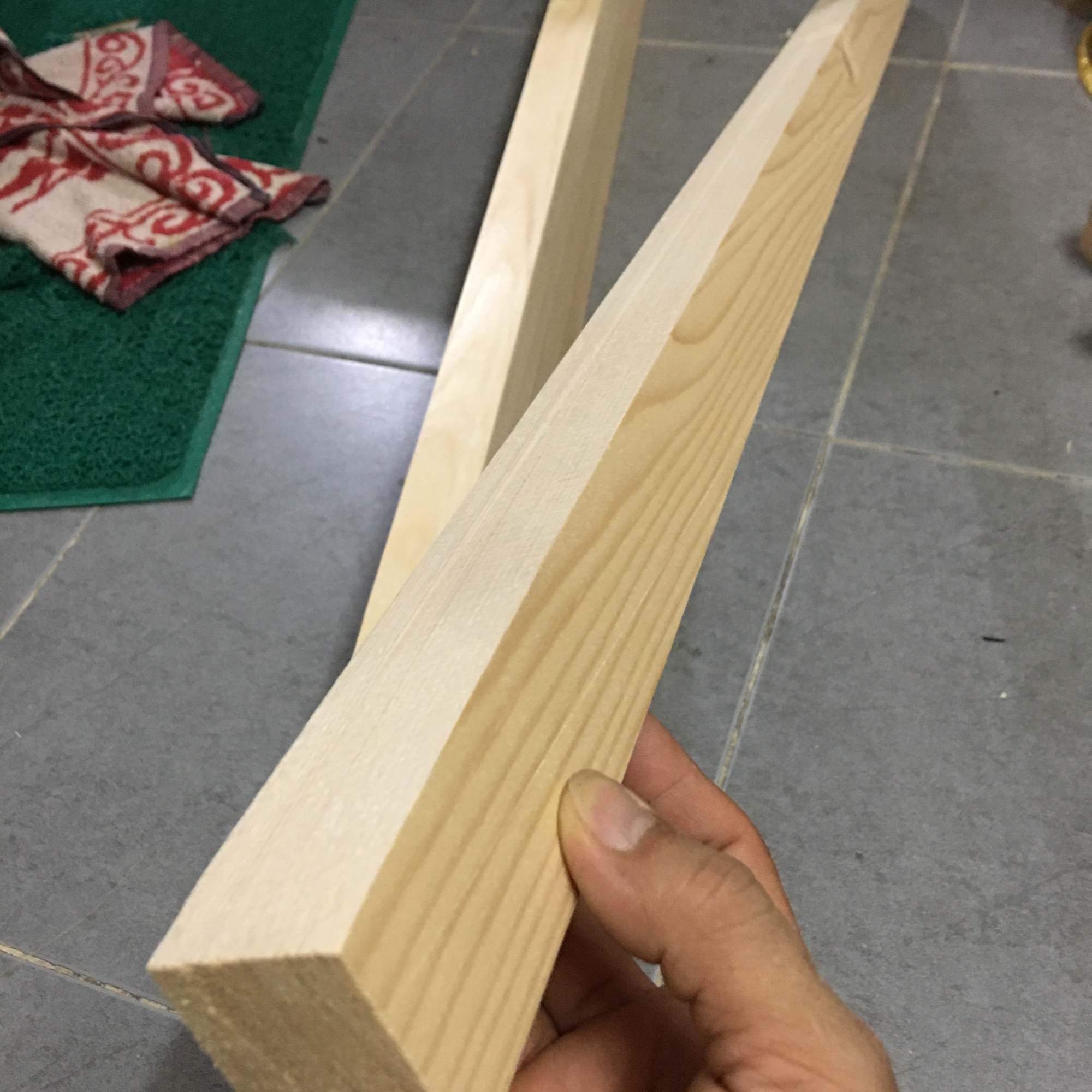 Combo 4 thanh gỗ thông vuông 3x5cm, dài 1m bào láng 4 mặt, cực đẹp cực chắc chắn, dùng đóng bàn, ghế, làm khung sườn