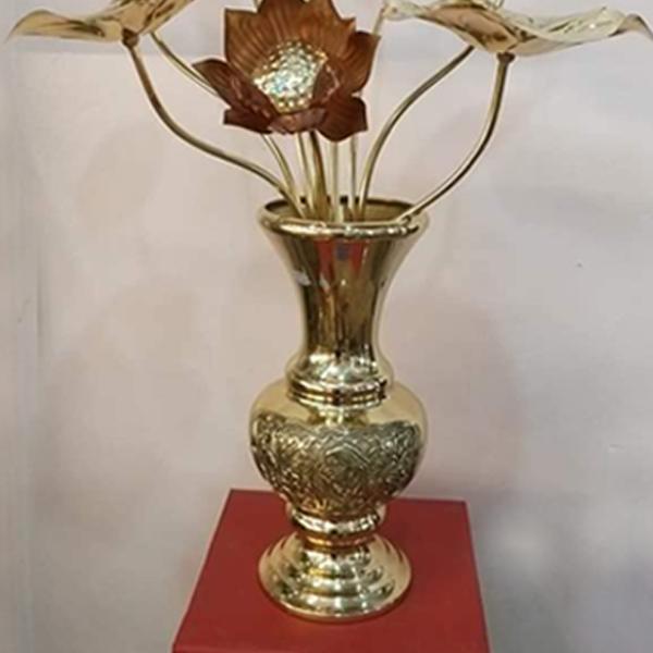lọ hoa sen bằng đồng vàng