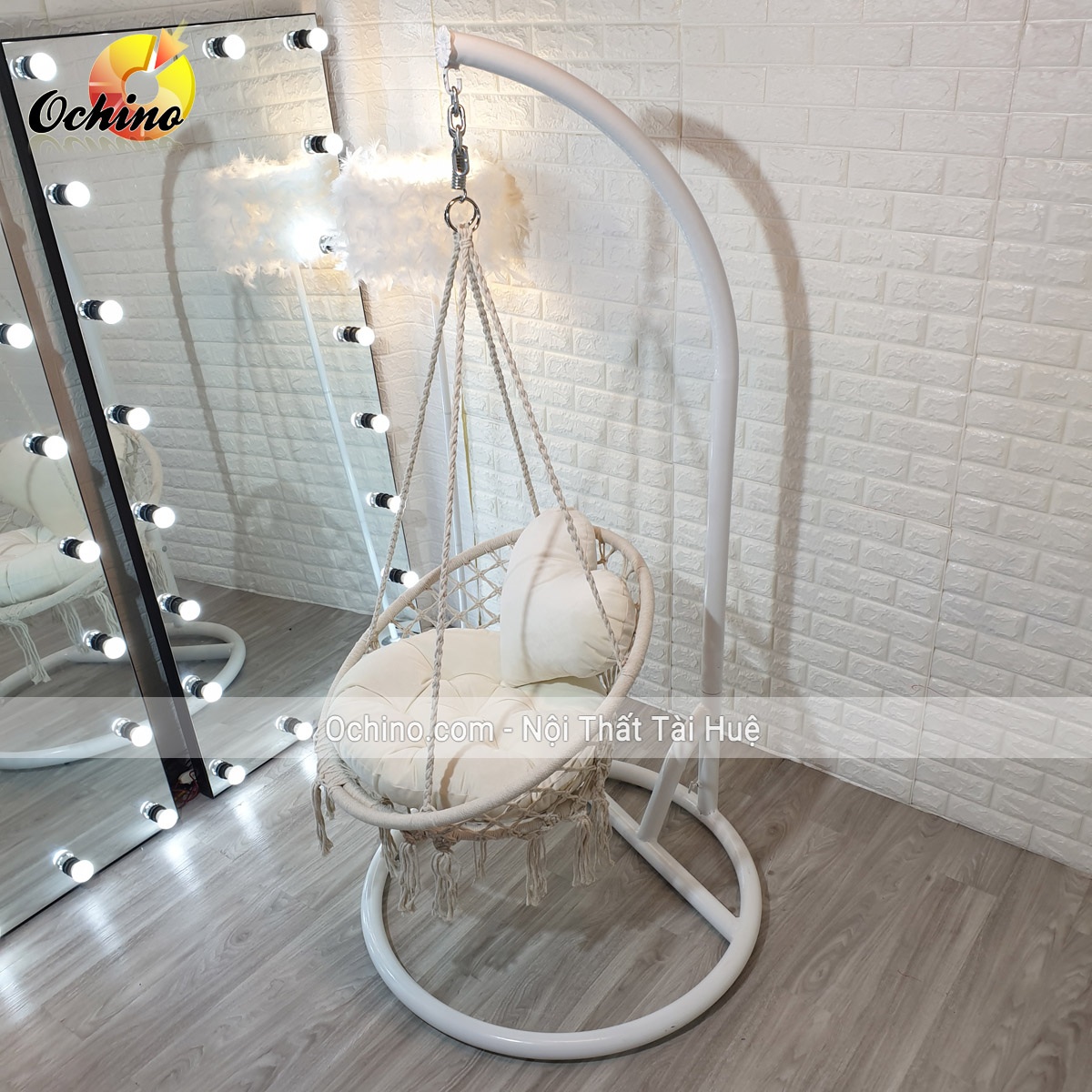 Xích Đu Gió Trang Trí và Chụp hình (Gồm cả Cần Treo và Đệm Gối trái tim)