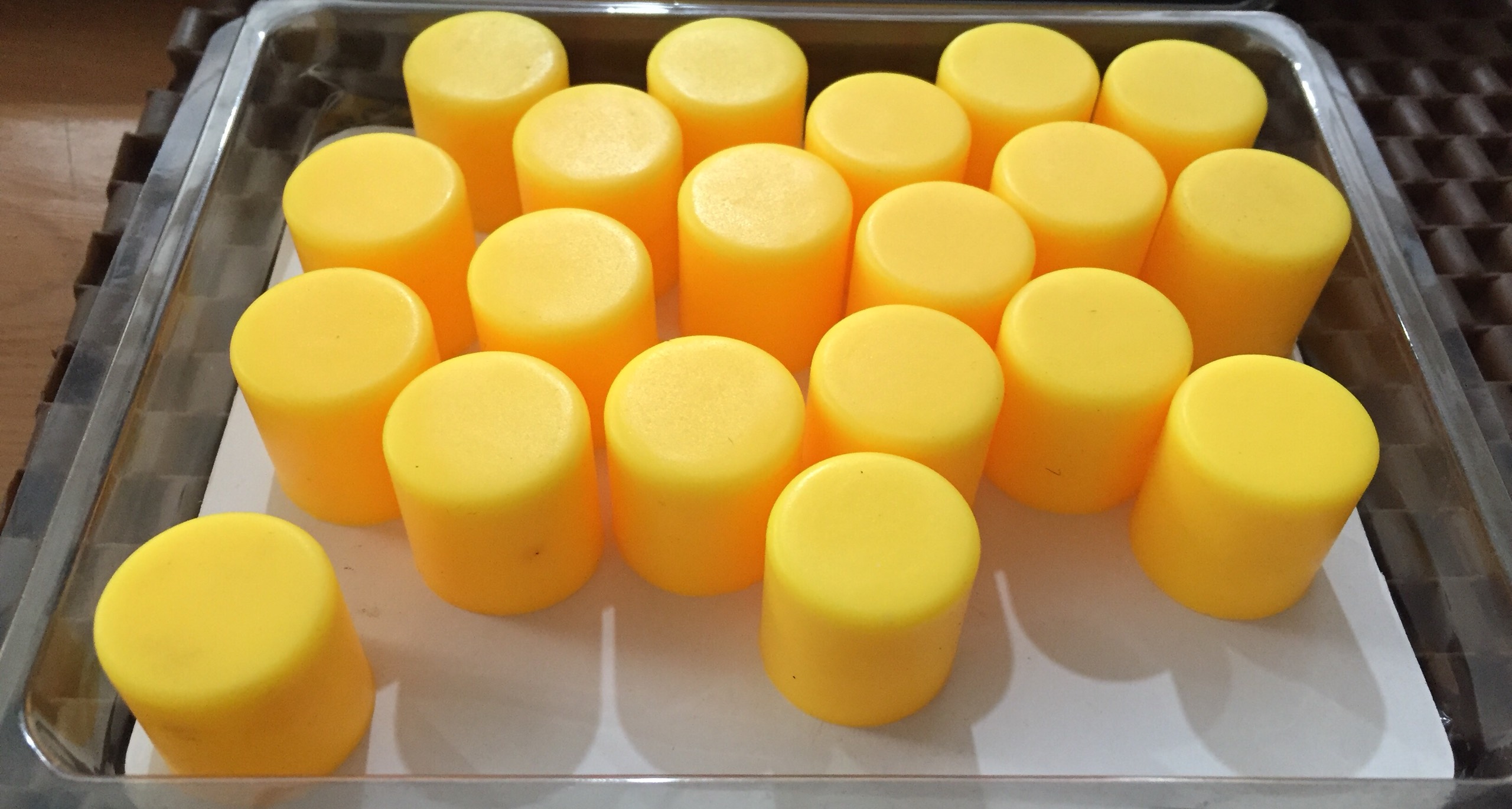 Bộ chụp ốc lazang 19mm màu vàng