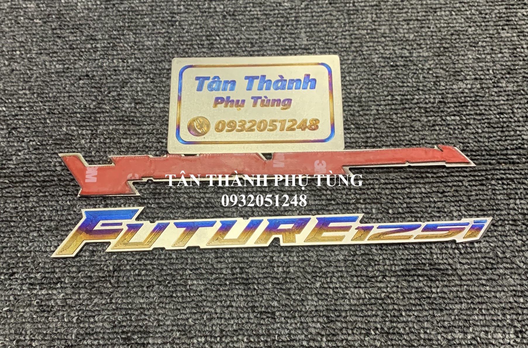 Chữ Titan Future 125i ( giá 1 cặp) kiểu khò