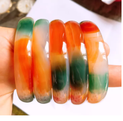 [HCM]( HOT..HOT) Vòng tay mã não tứ quý bản hẹ nhỏ màu sáng bónghàng như hình 100%ni 5455