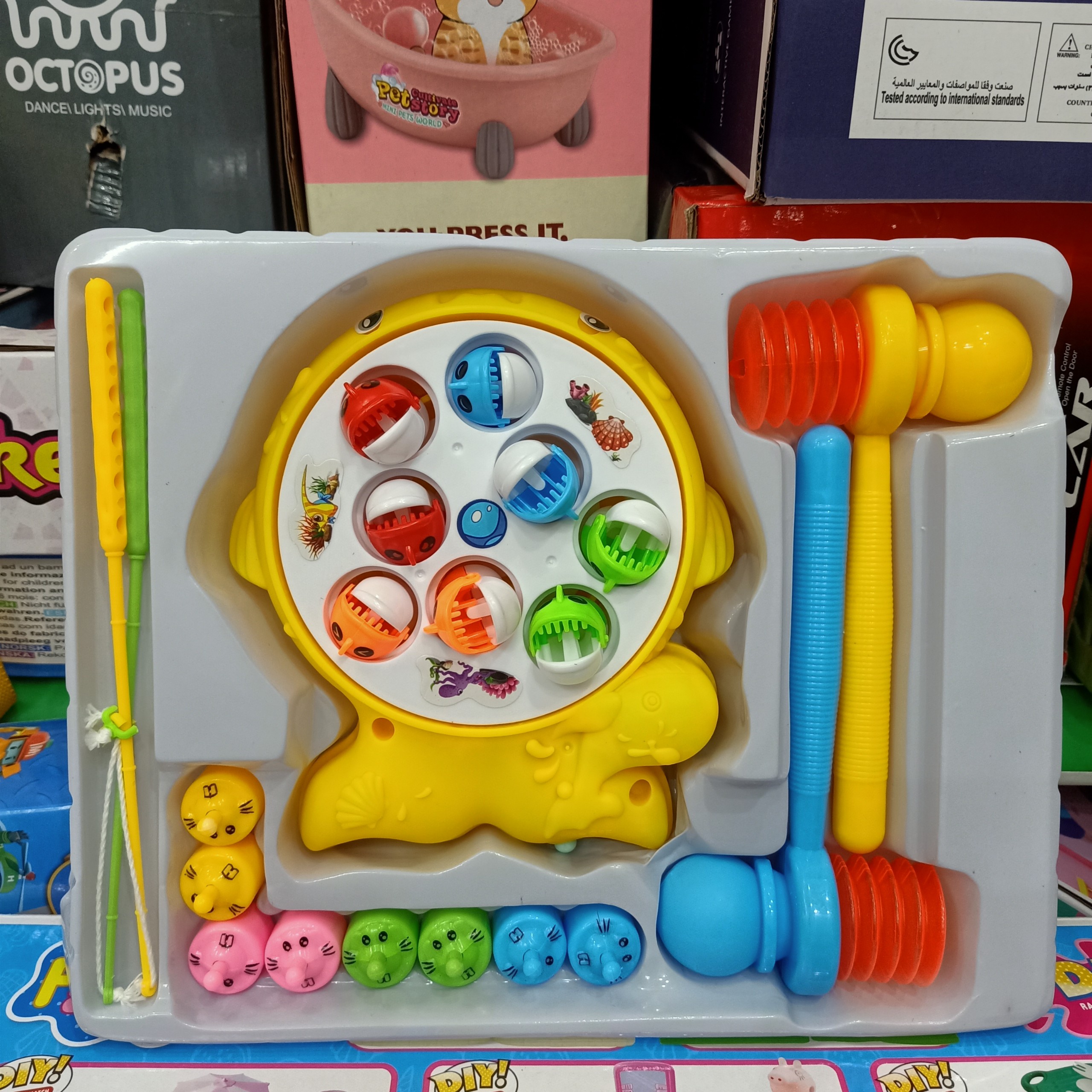 Bộ đồ chơi đập chuột cho bé hình among us dùng pin