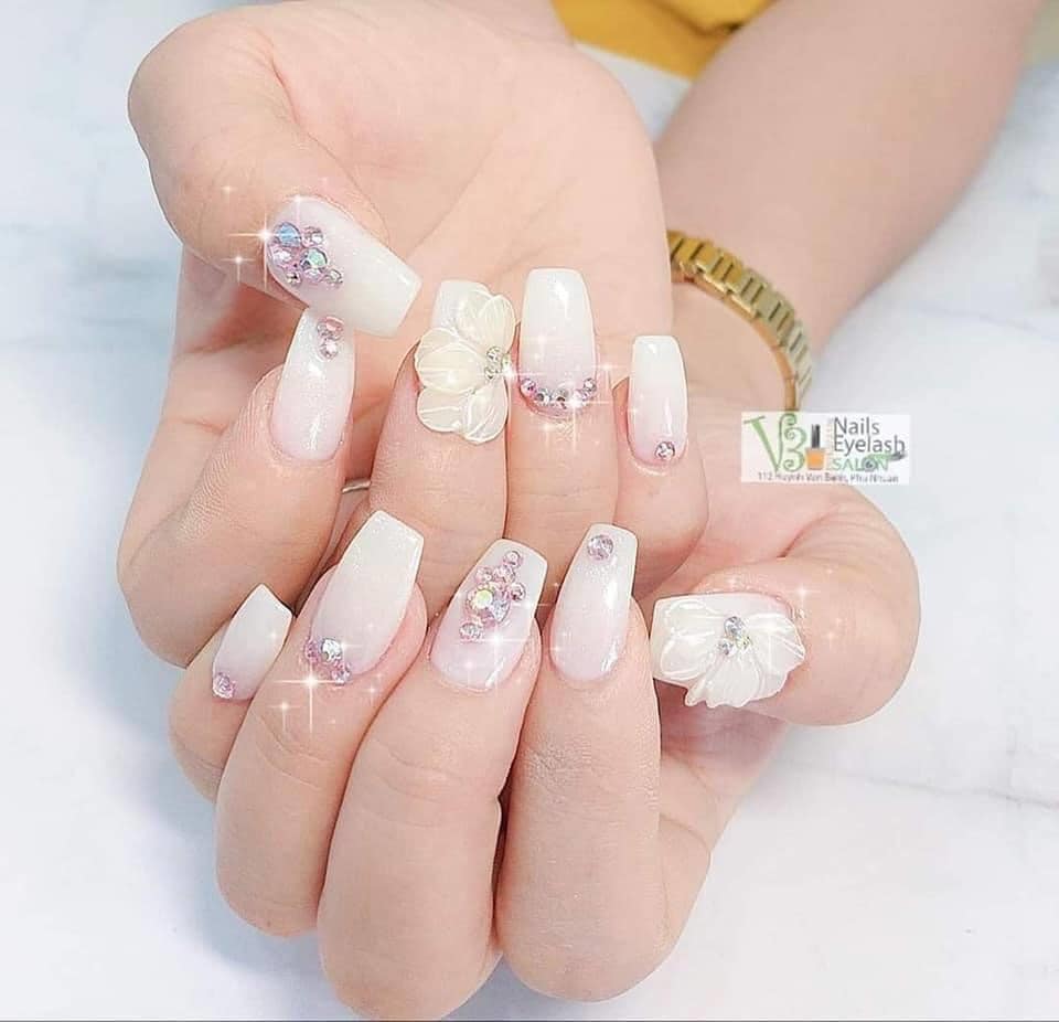 100+ Kiểu nail màu nước gạo mang đến vẻ đẹp sang trọng - Zicxa | White gel  nails, Gel polish, Kiara sky gel polish