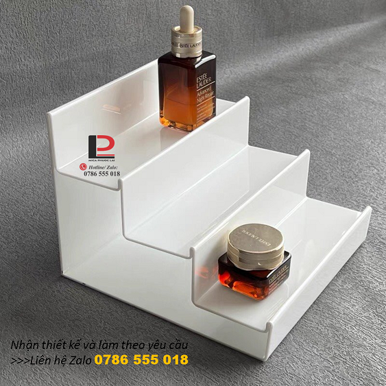 Kệ bậc thang trưng bày sản phẩm 3 tầng (mẫu uốn có gờ)