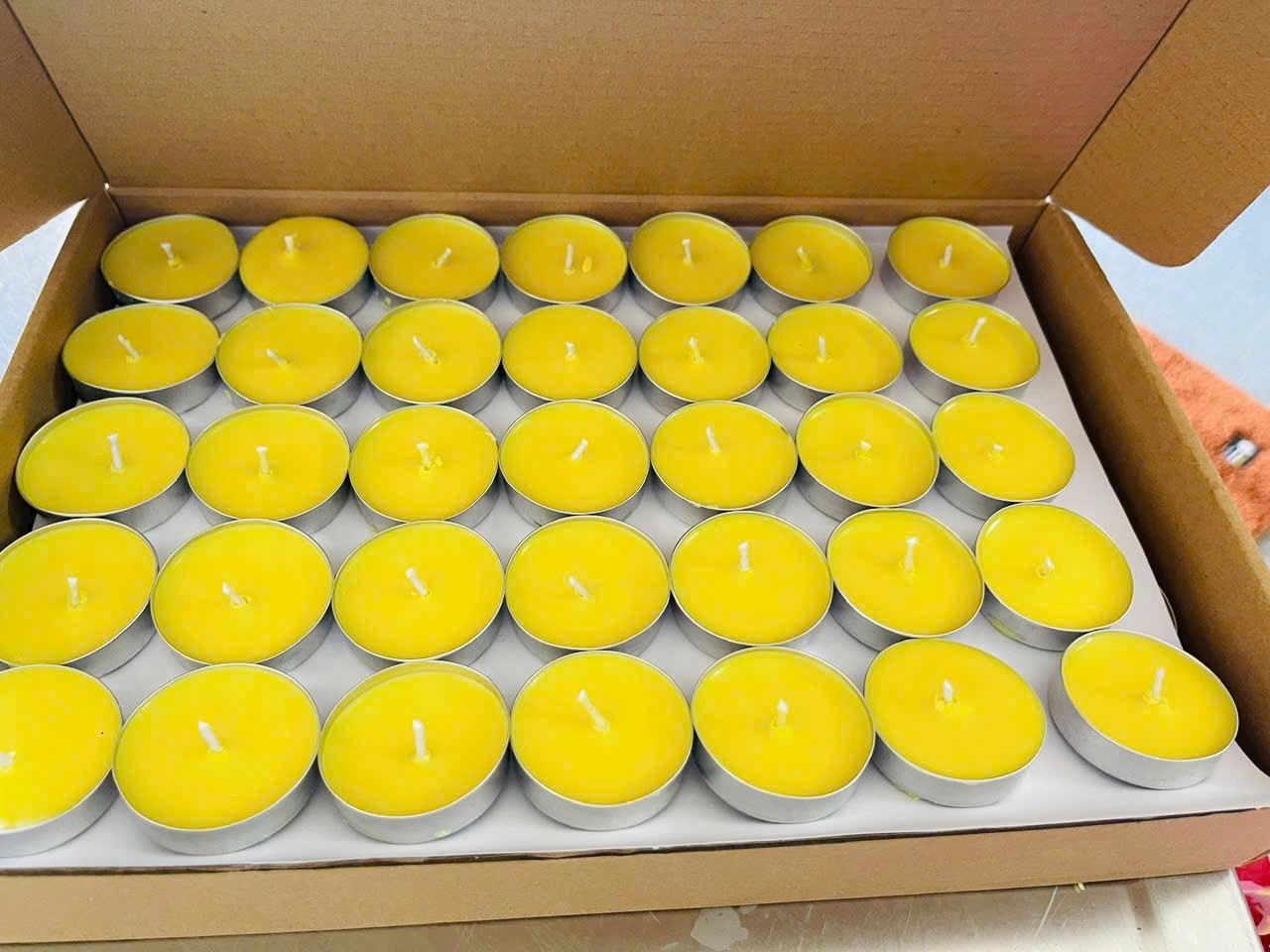 Nến bơ thực vật 4h tealight 1 hôp - 100 viên