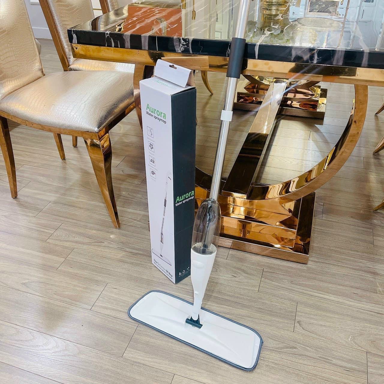 Chổi lau kính cán dài có bình phun nước