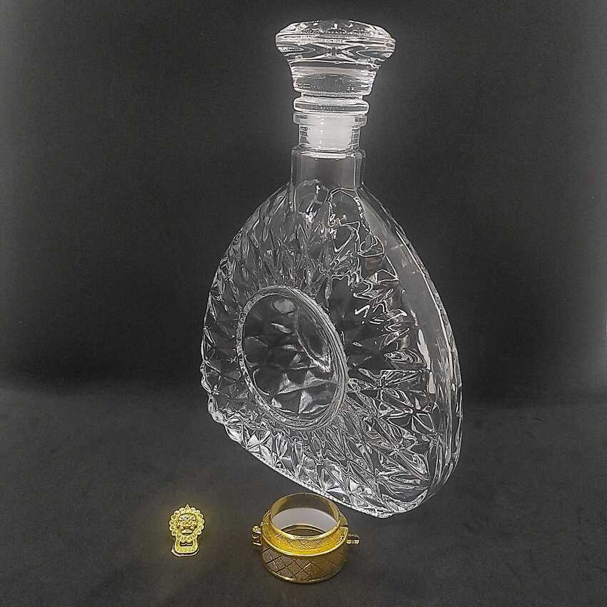 Glass bottle 500ML XO – Triangle Shape – C1 pattern - 1 bottle