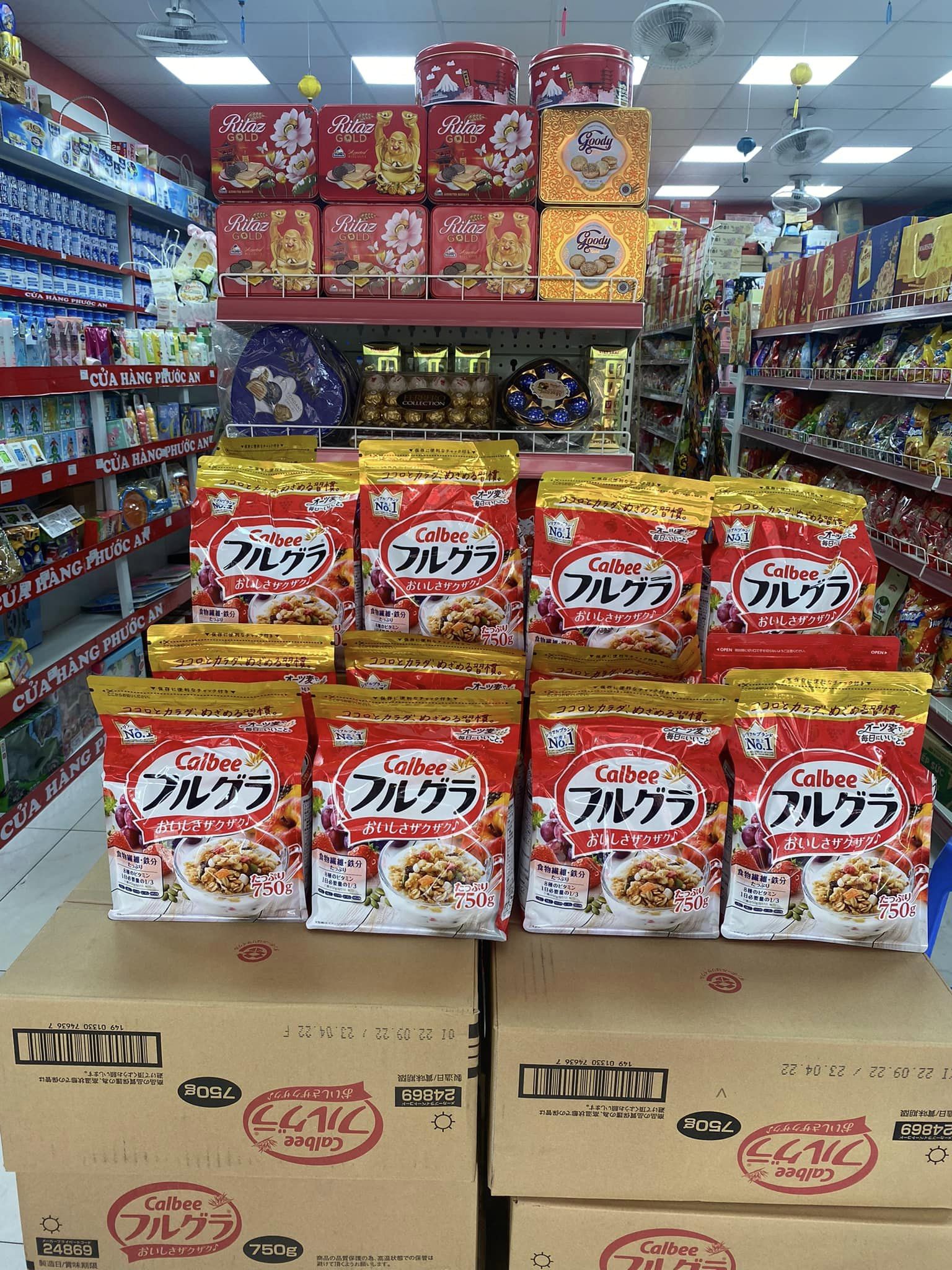combo 1 thùng Ngũ cốc Calbee Đỏ 800g Nhật Bản