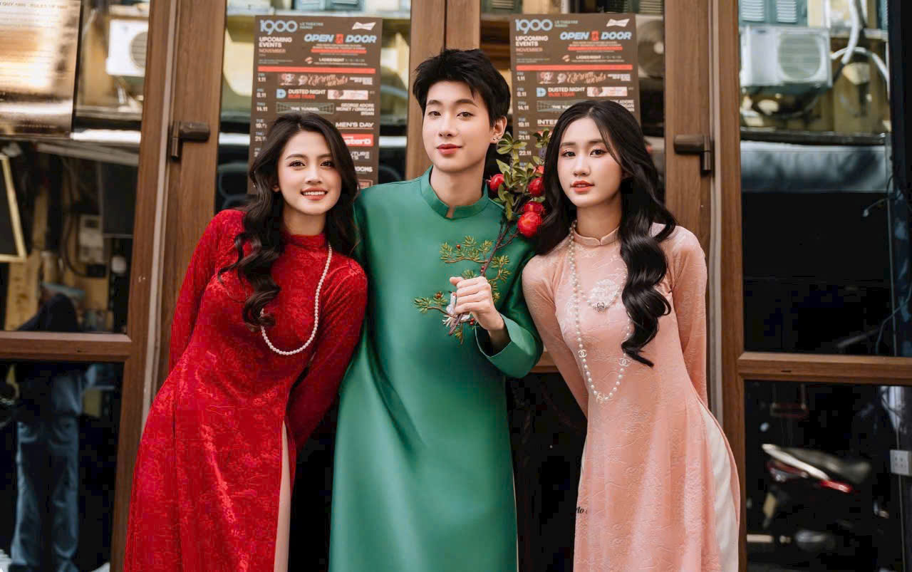 Áo dài truyền thống nhung in thủy mặc loại 1 vải dày co dãn tốt