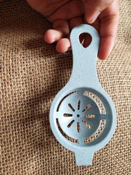 Dụng cụ tách lòng đỏ trứng - EQ baker - Egg yolk filter - Egg yolk separator - Egg yolk