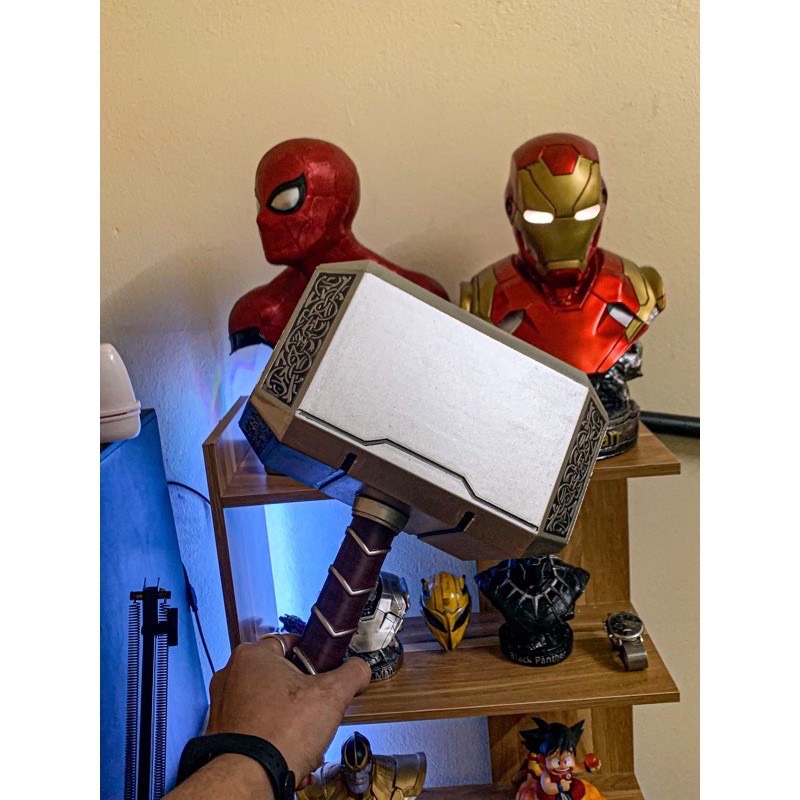 Mô hình Búa Thor Mjolnir tỷ lệ 1:1