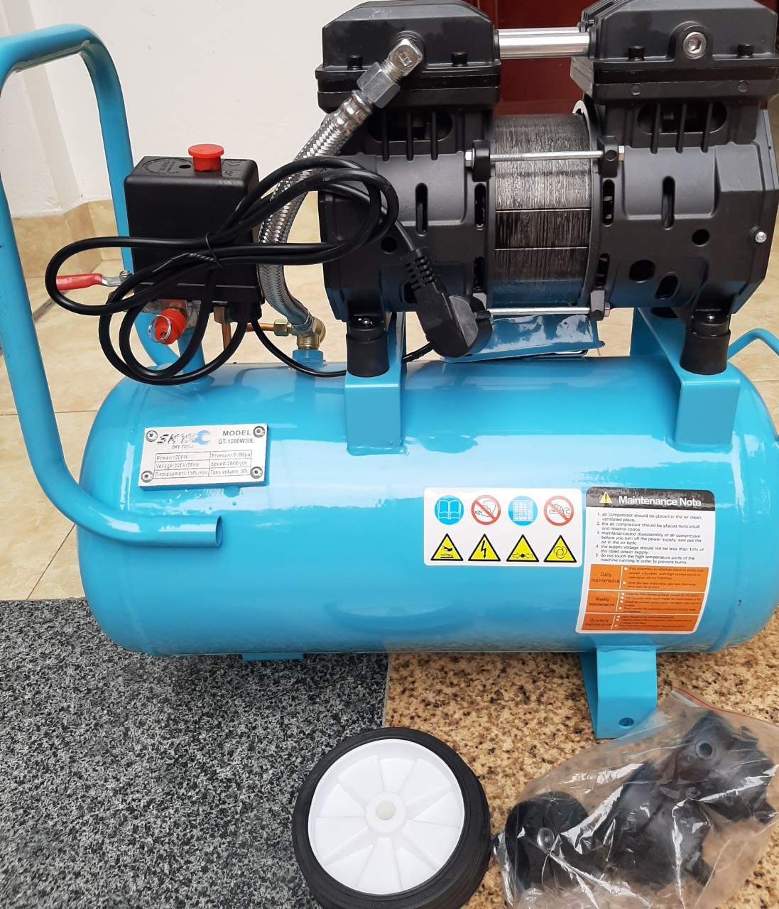 Máy nén khí không dầu Sky 30L