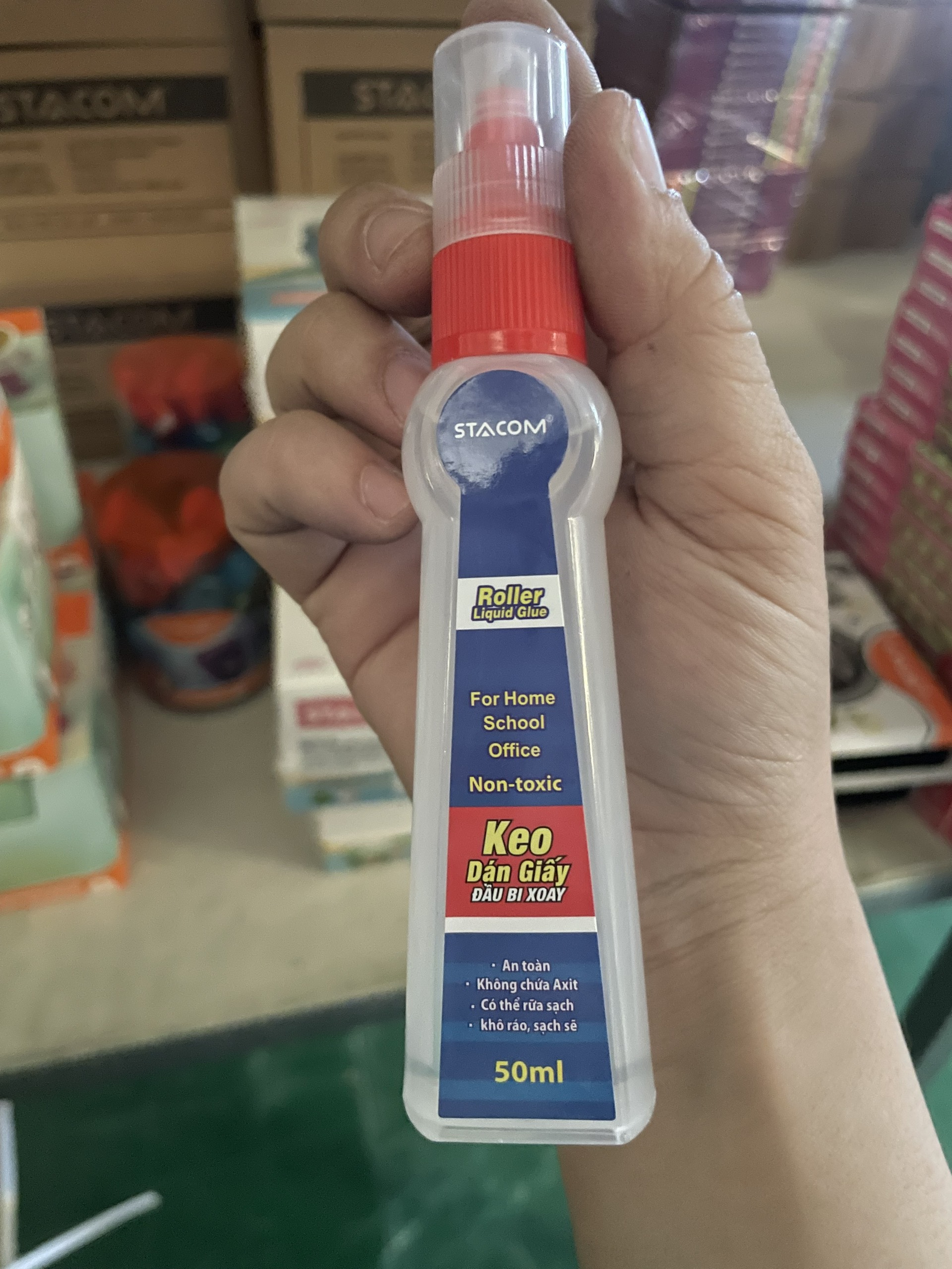 Keo hồ nước đầu bi lăn - 50ml Stacom LG150R cơ chế bi đẩy thuận tiện